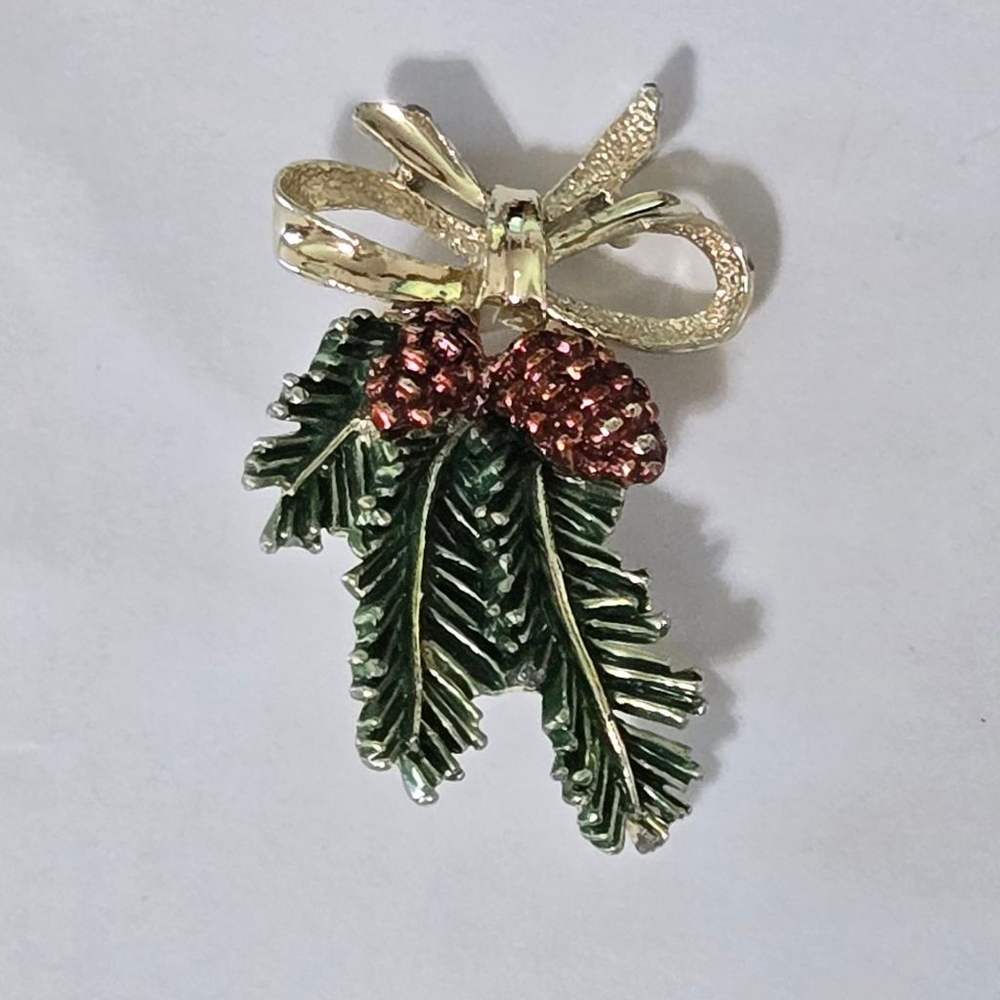 Vintage Gerry's Brooch Gold Tone Green Red Pinecone & Pine Needle Ribbon Pin